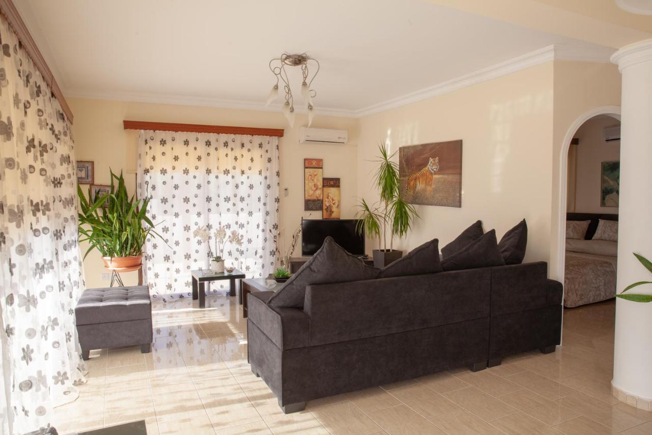 Villa Paradise Пафос Екстер'єр фото
