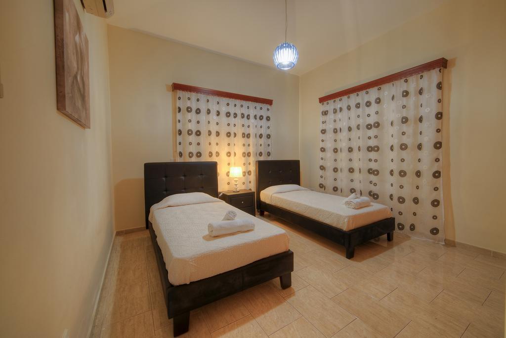 Villa Paradise Пафос Екстер'єр фото